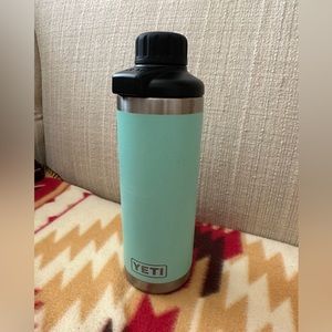 Yeti 18 oz Water Bottle with Chug Cap